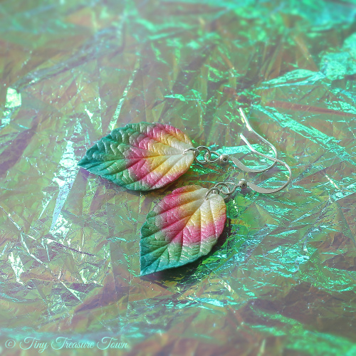 Handgemachte Ohrringe "Verzauberte Blätter" Pastell-Regenbogen mit zartem Schimmer-31