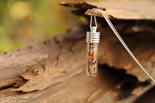 Magische Flöckchen Kette Metallisch bunt und silberfarben Kleine Phiole-31