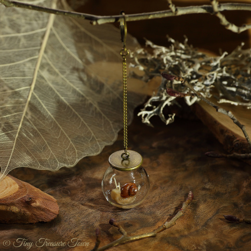 Ohrhänger mit handgemachter Schnecke in einer Glaskugel (Für Dagny)-31