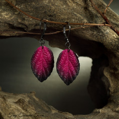 Handgemachte "Waldgeheimnis" Blatt Ohrringe - Magenta mit schwarzer Spitze