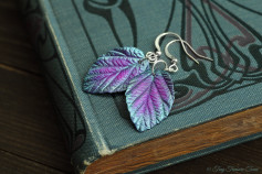 Handgemachte "Verzauberte Blätter" Ohrringe - Violett mit stahlblauem Schimmer