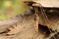 Magische Flöckchen Kette - Metallisch bunt und bronzefarben - Kleine Phiole