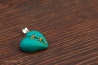 Geflicktes Herz an platinfarbener Kette-01
